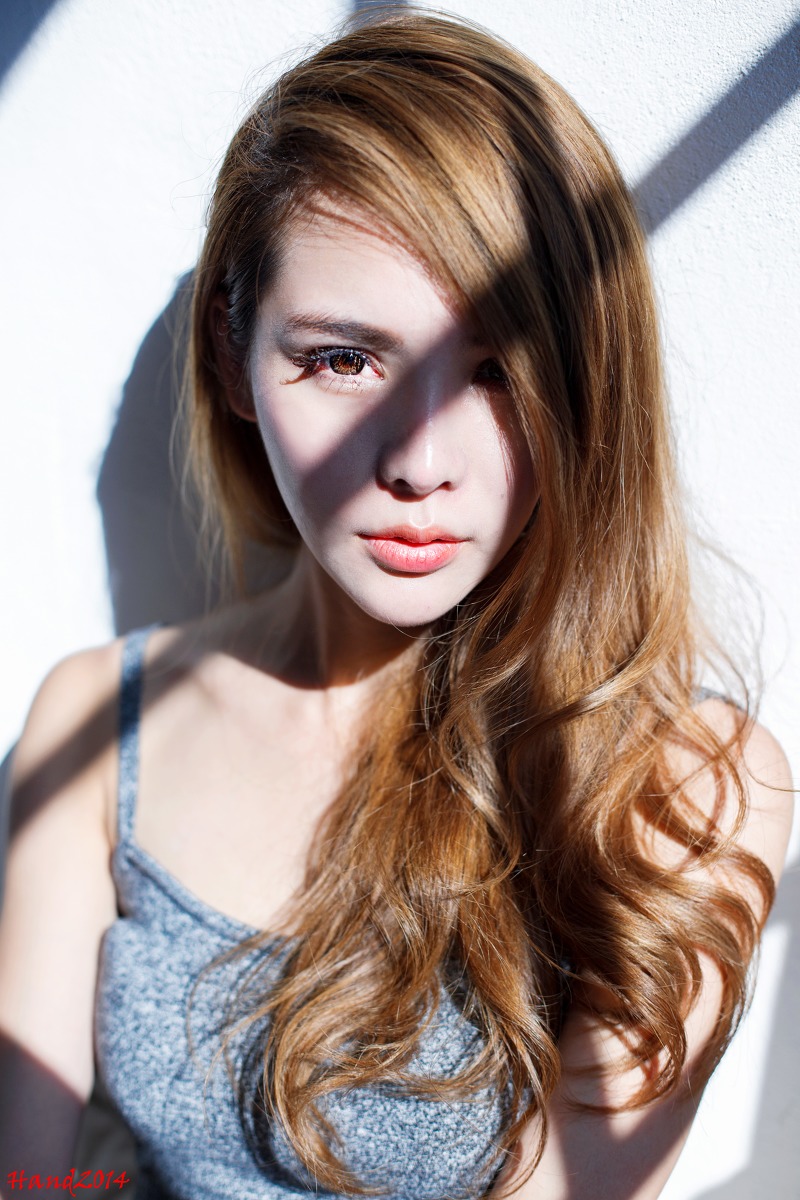 俄罗斯纤细身材美女赖床写真