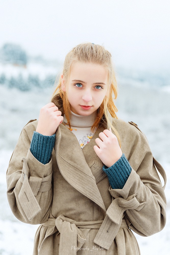 金发碧眼俄罗斯美女冰雪写真