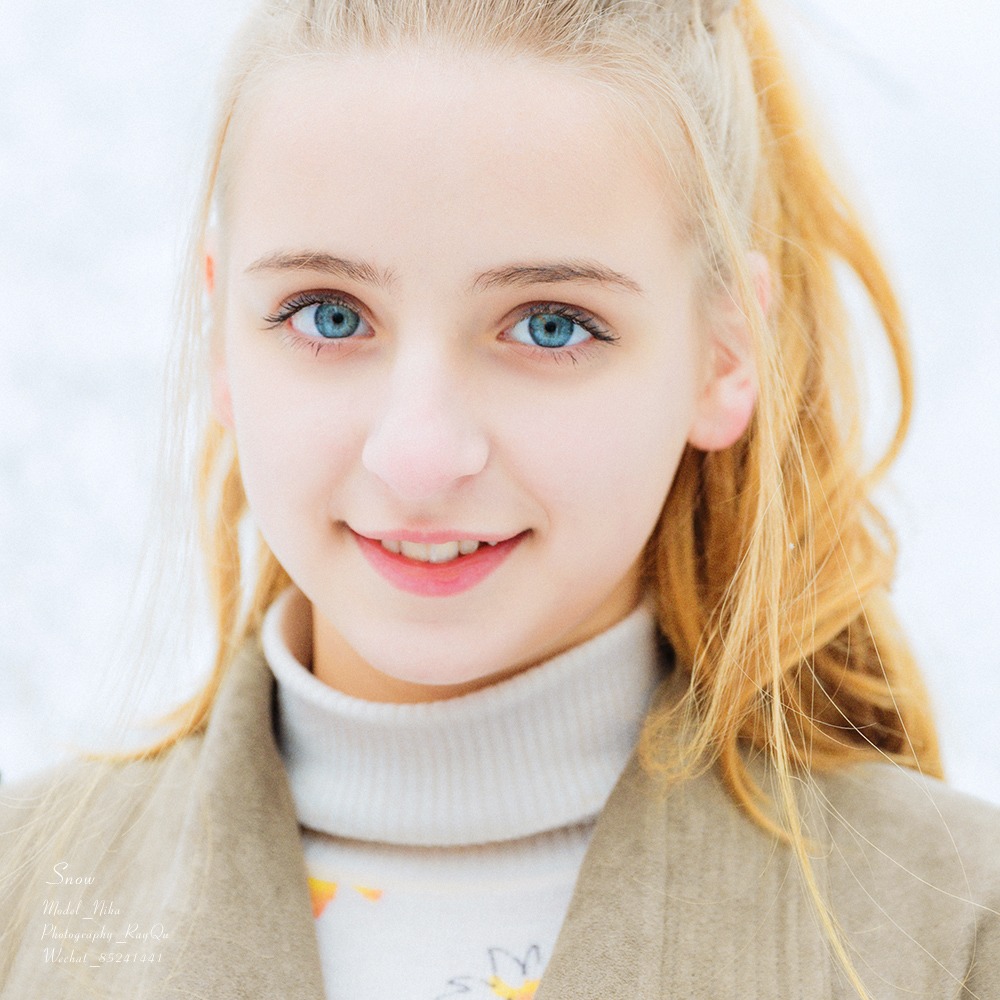 金发碧眼俄罗斯美女冰雪写真