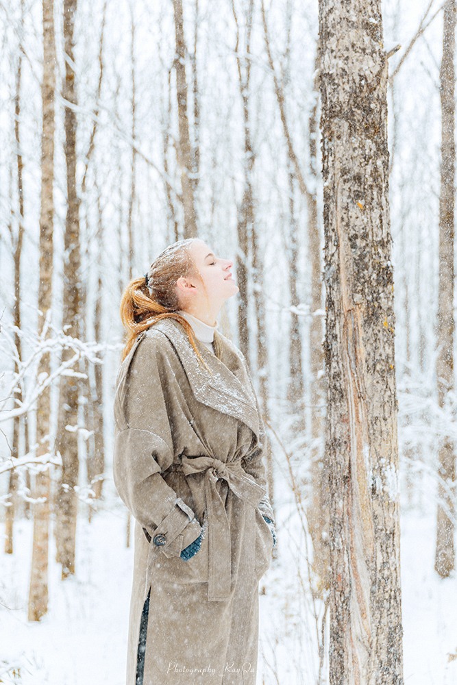 金发碧眼俄罗斯美女冰雪写真