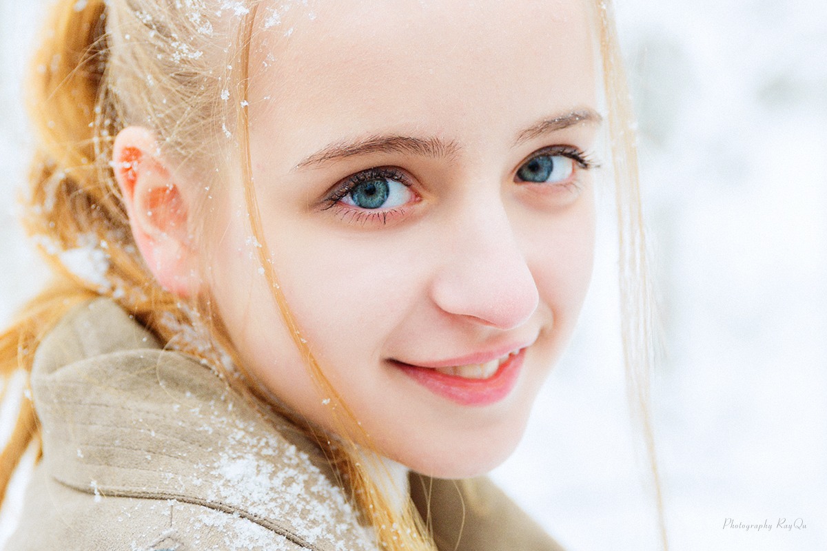 金发碧眼俄罗斯美女冰雪写真