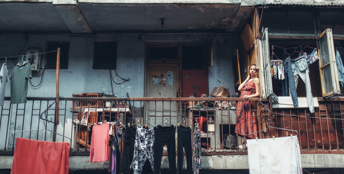 蓝眼睛俄罗斯少女长裙休闲写真