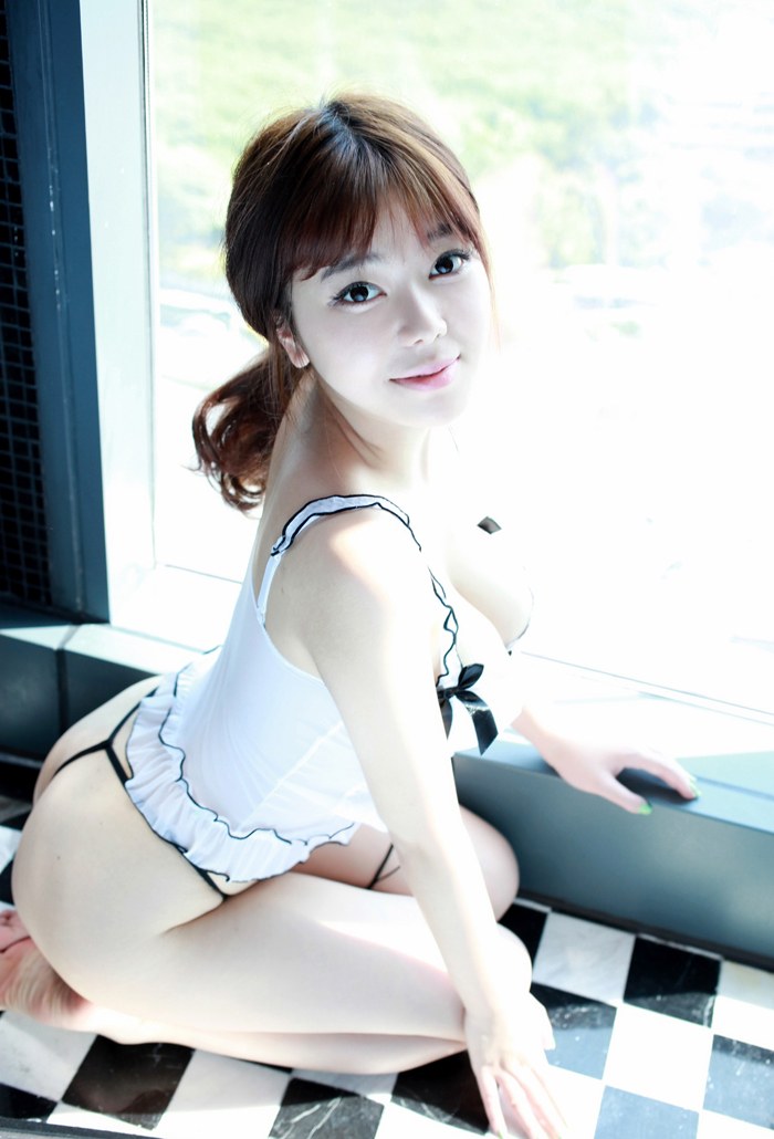 巨乳美女刘飞儿私房丁字裤诱惑写真