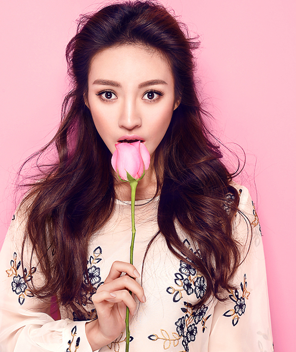 气质美女顾璇变身粉嫩公主