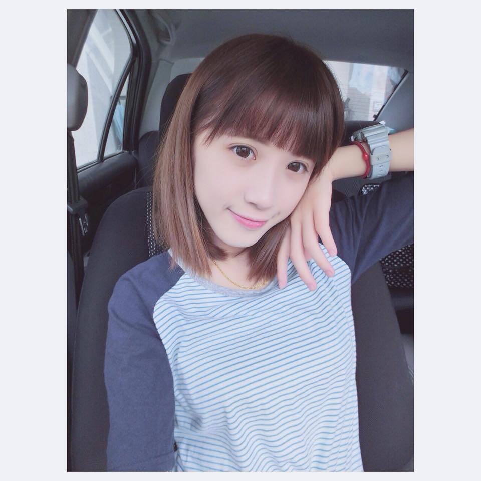 台湾美女校花籽籽(陈子钰)自拍图片合辑