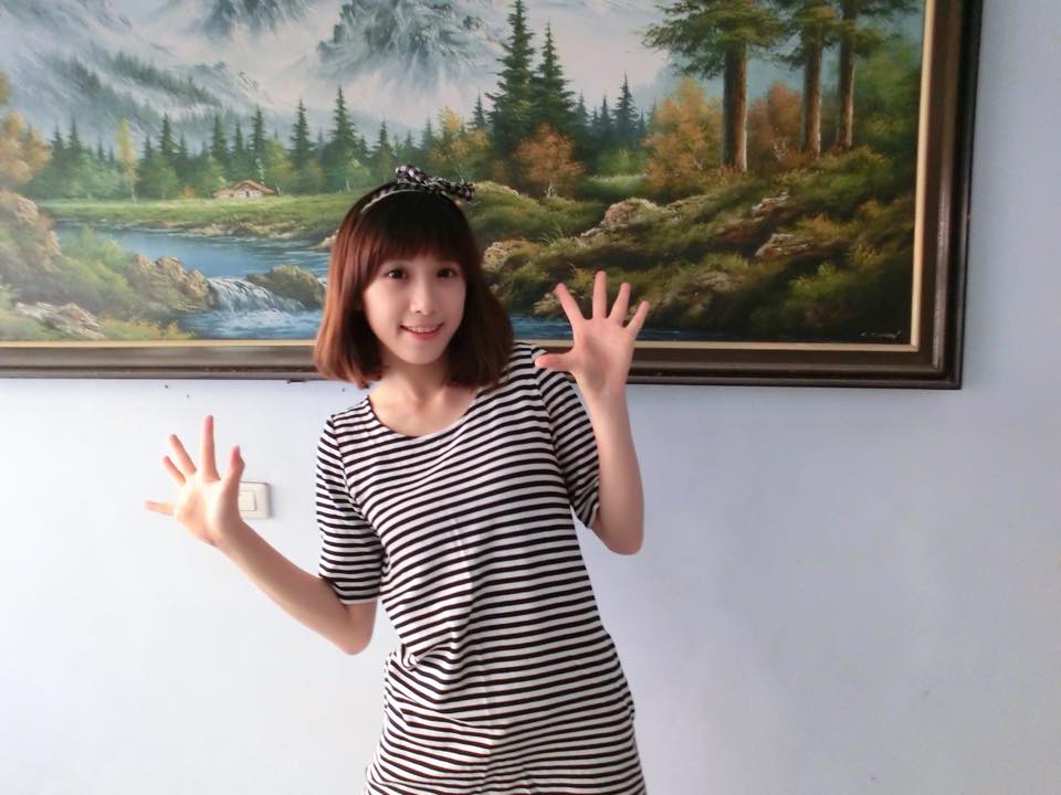 台湾美女校花籽籽(陈子钰)自拍图片合辑