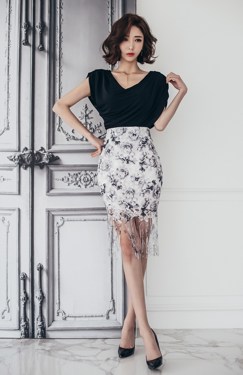 韩国知性成熟美女骨感身材性感美腿诱惑写真图片