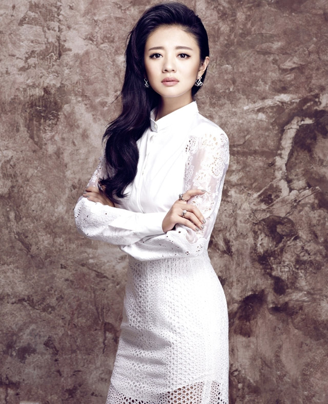 安以轩最新写真尽展成熟女人味