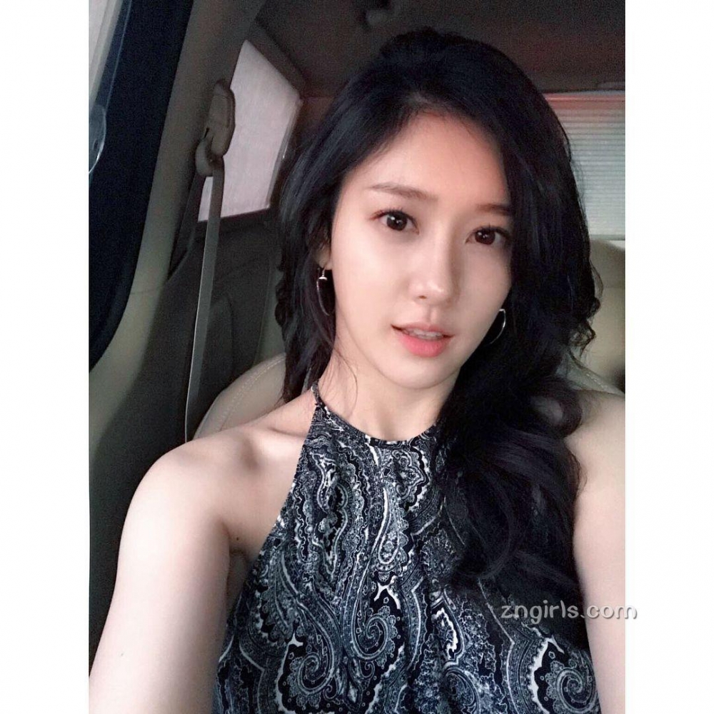 韩国美女Sojin生活自拍照气质迷人