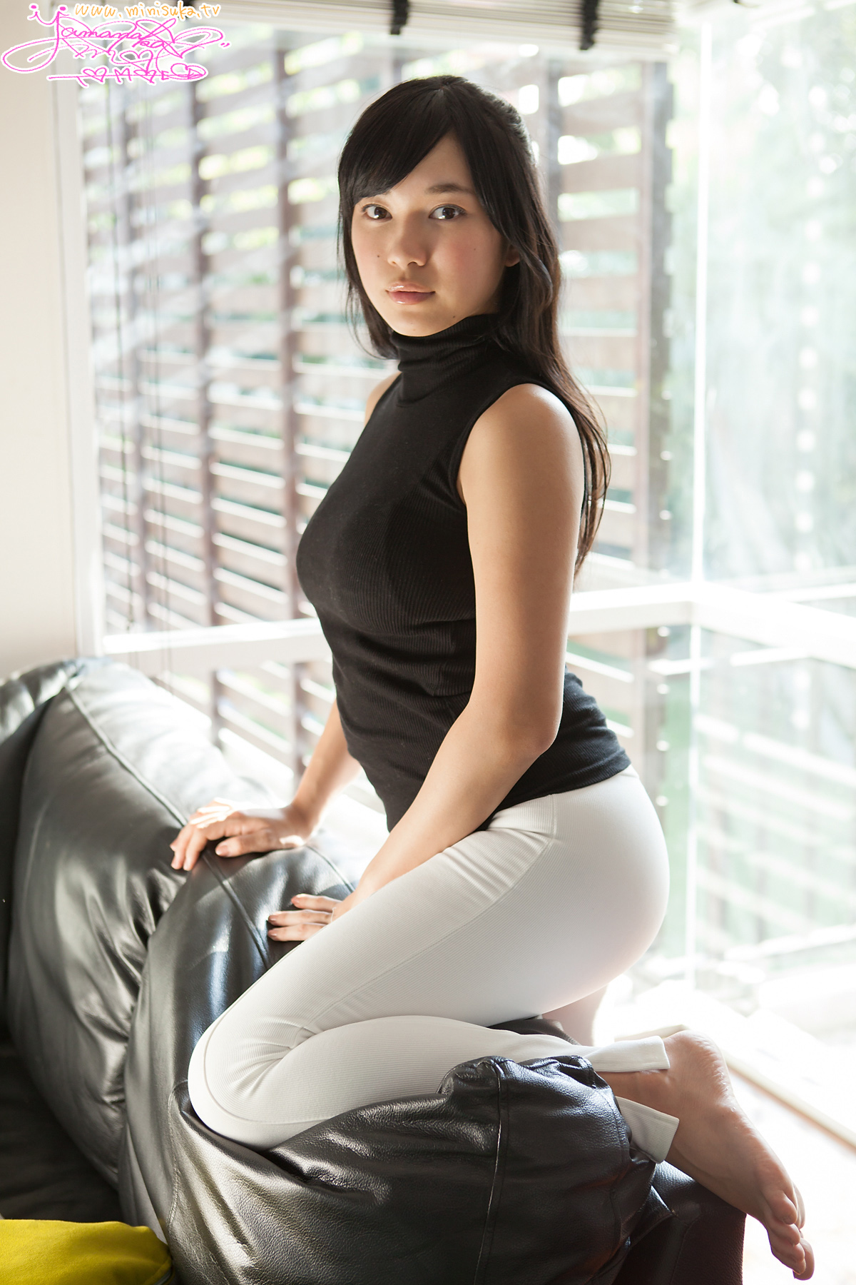 日本性感少妇山中知恵私房大秀肥臀图