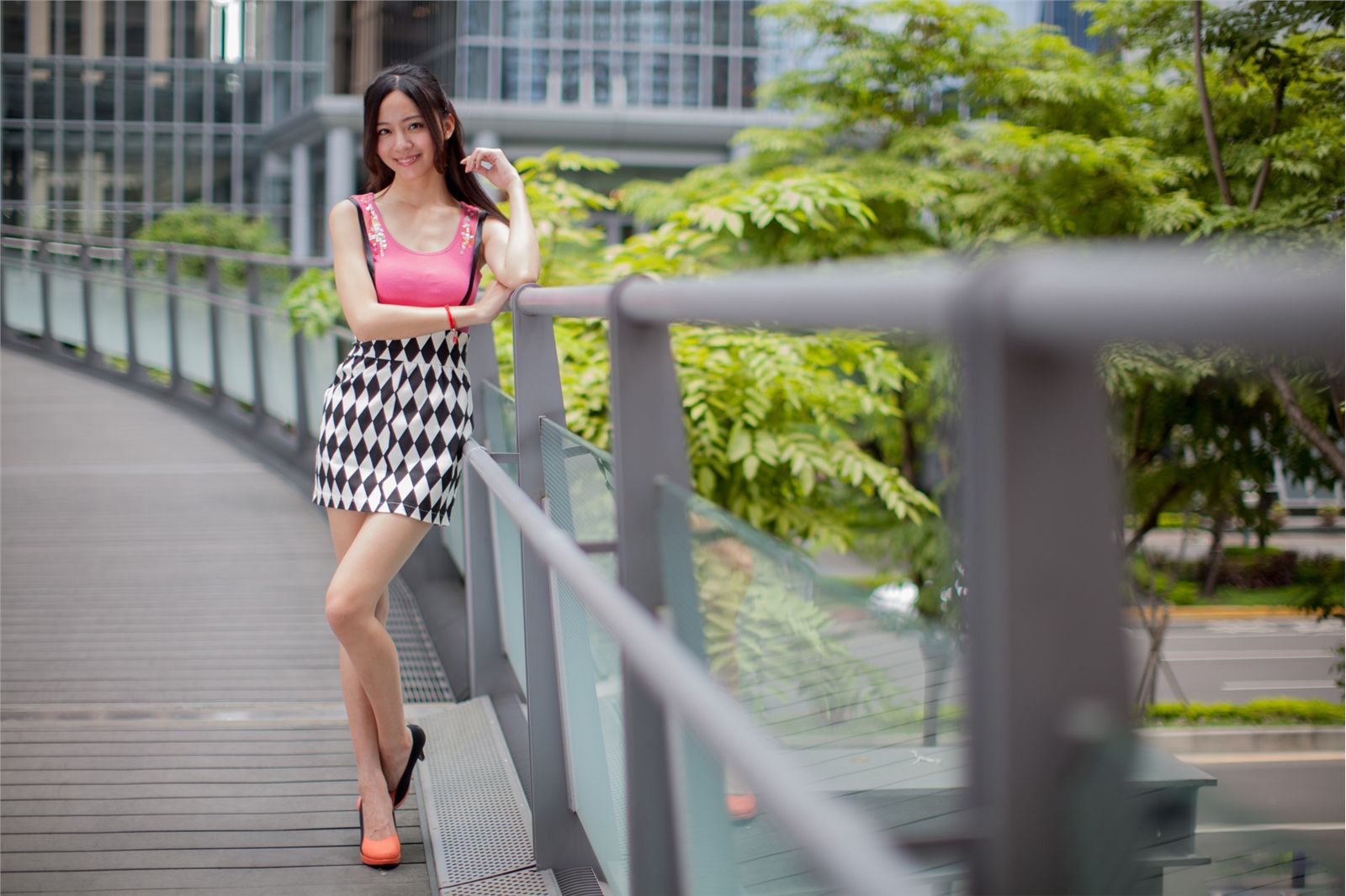 美女模特Anita林千如白色短裤迷人外拍