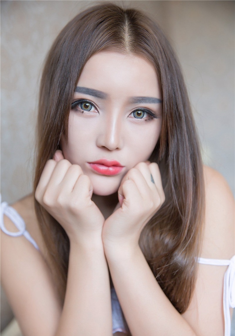 冷艳御姐美女甜甜Swee火辣丰乳美臀私房红色丝袜美腿诱惑照