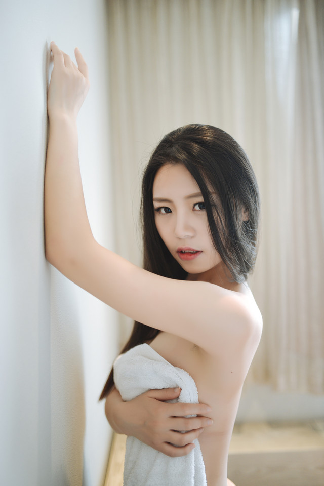 性感越南美女清纯诱惑浴室写真