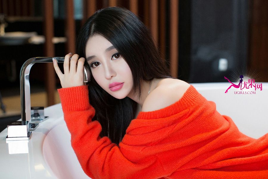 巨乳模特美女郝晴波谷人体照片