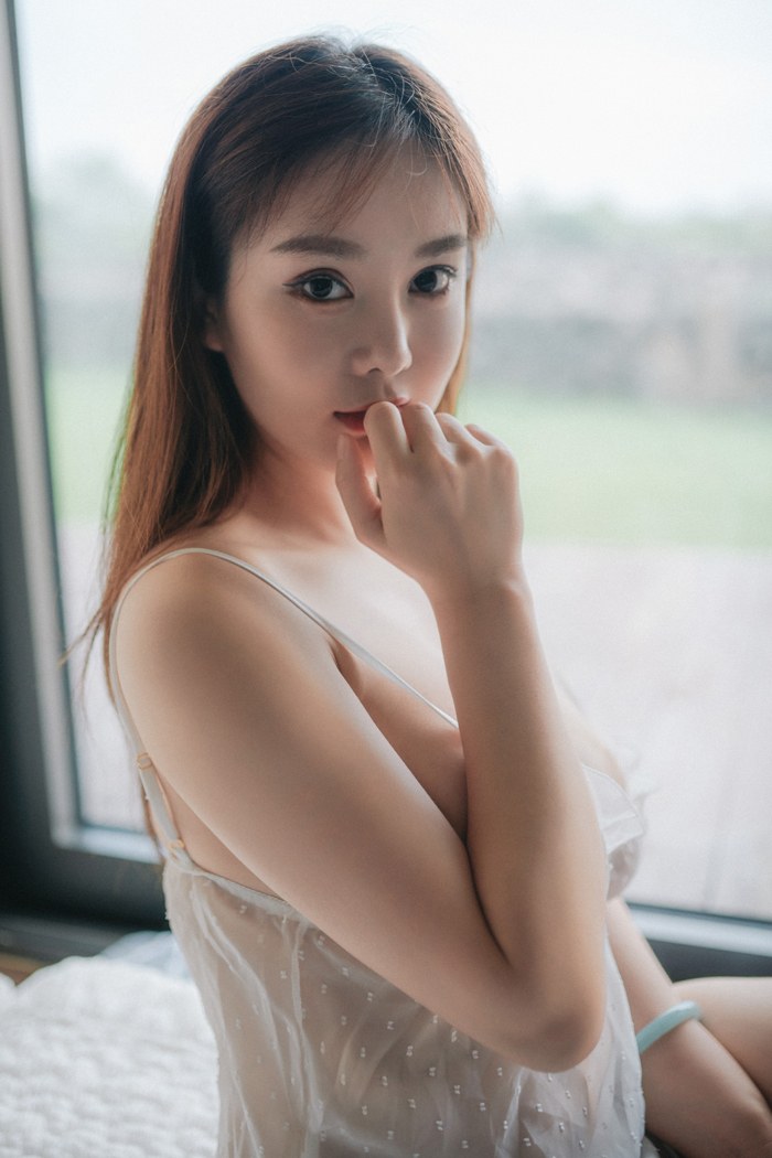 乳神易阳情趣薄纱丰乳肥臀极致诱惑图片大全