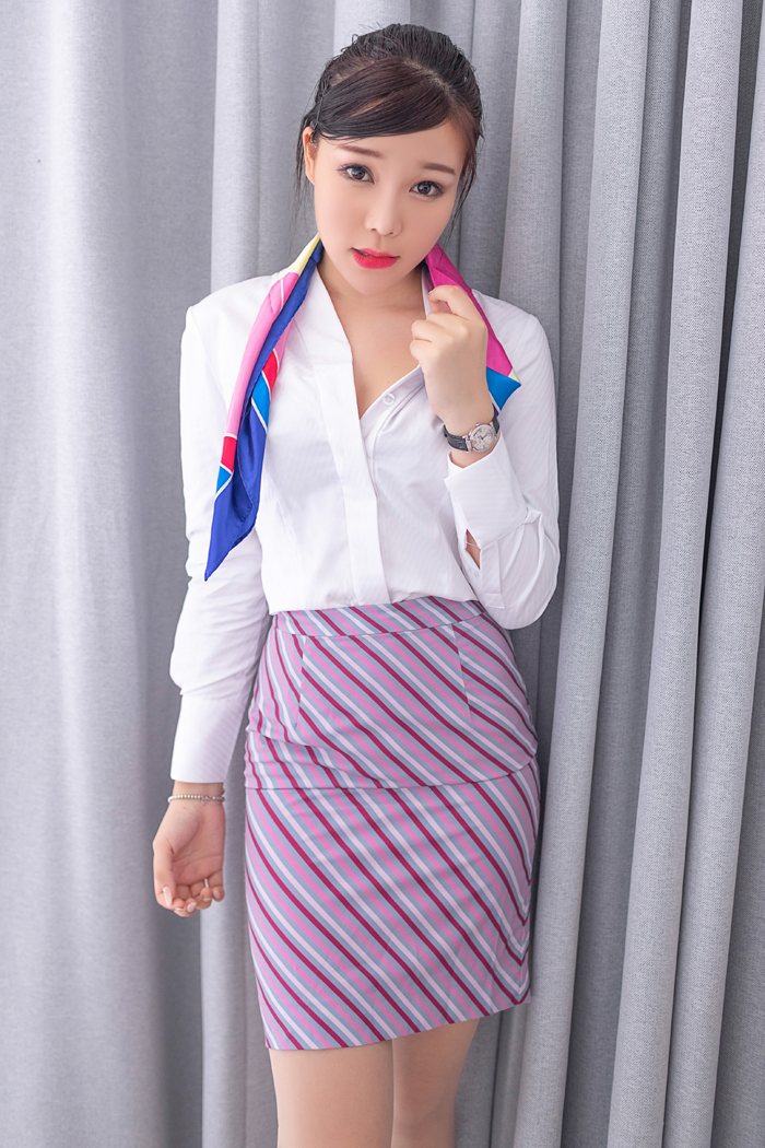 极品空姐芝芝Booty制服诱惑白丝美腿榨干你