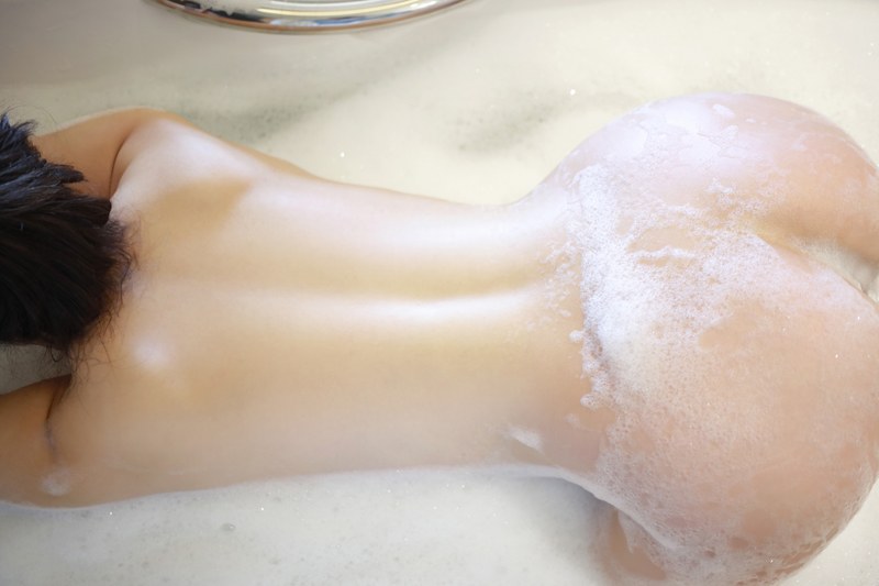 软妹程程激情泡泡浴美乳翘臀销魂诱人