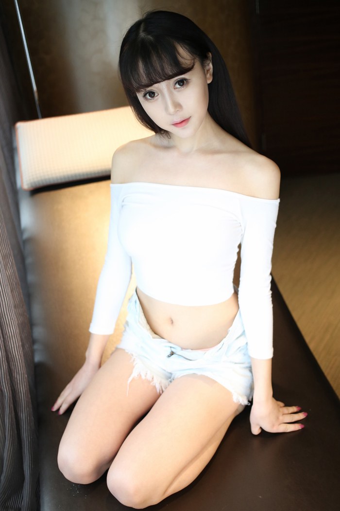 性感尤物赵小米肌肤白皙水嫩诱人高清写真