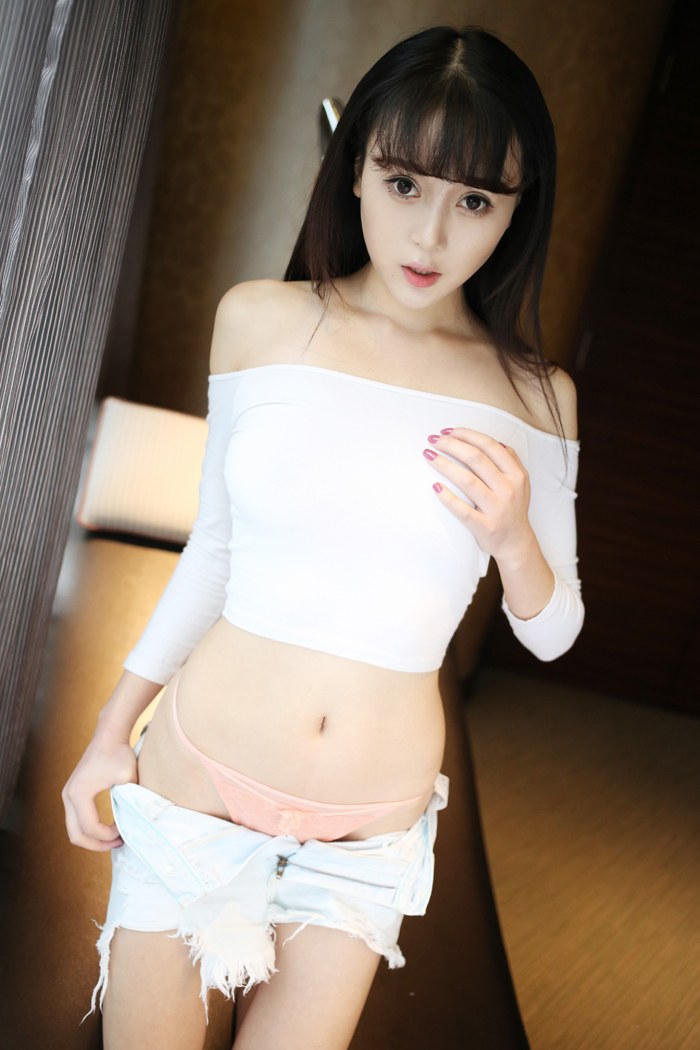 性感尤物赵小米肌肤白皙水嫩诱人高清写真