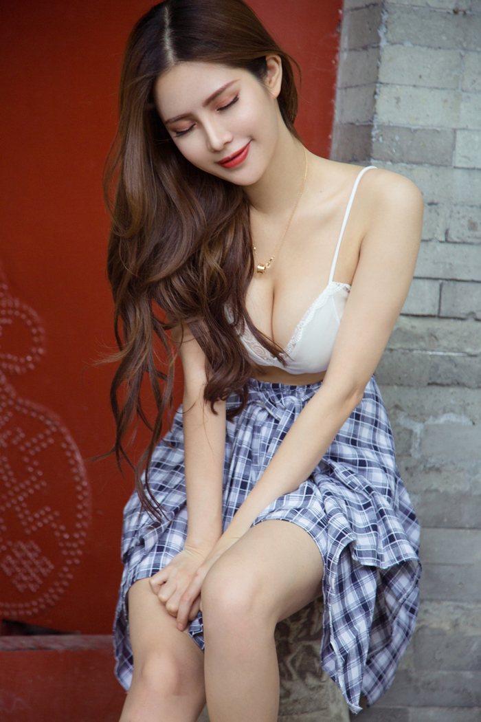 性感御姐若彤精致胴体图片集散发诱人馨香