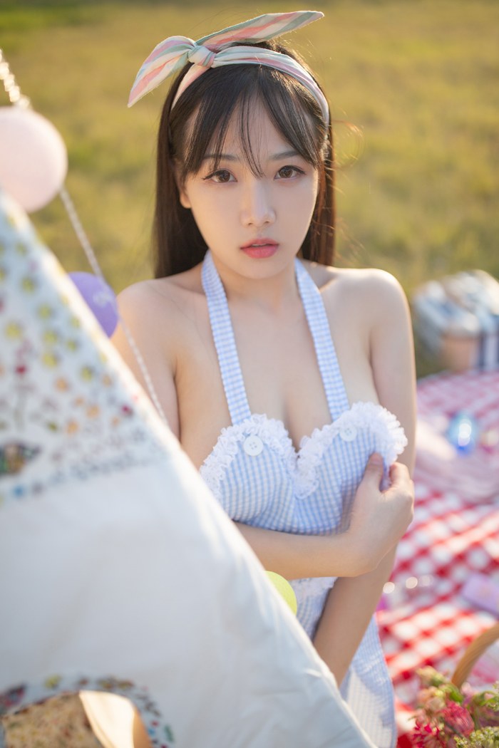 童颜巨乳徐微微户外野餐邀你品尝诱人胴体