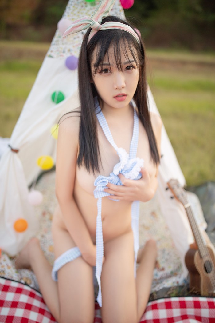 童颜巨乳徐微微户外野餐邀你品尝诱人胴体