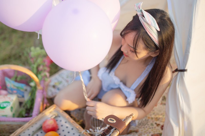 童颜巨乳徐微微户外野餐邀你品尝诱人胴体