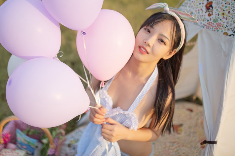 童颜巨乳徐微微户外野餐邀你品尝诱人胴体