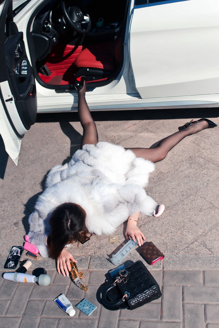 好色嫩模艾小青前凸后翘各种姿势满是诱惑