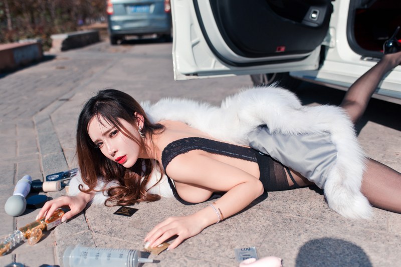 好色嫩模艾小青前凸后翘各种姿势满是诱惑