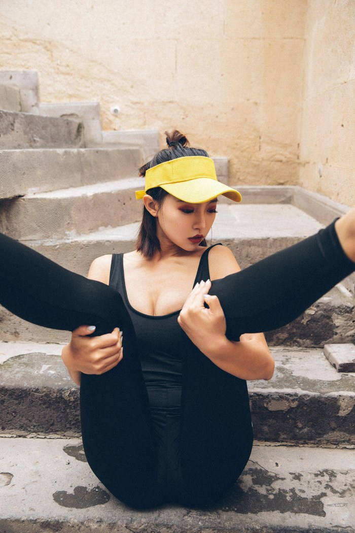 尤女郎冯木木苗条身姿诱惑不已让人目不转睛