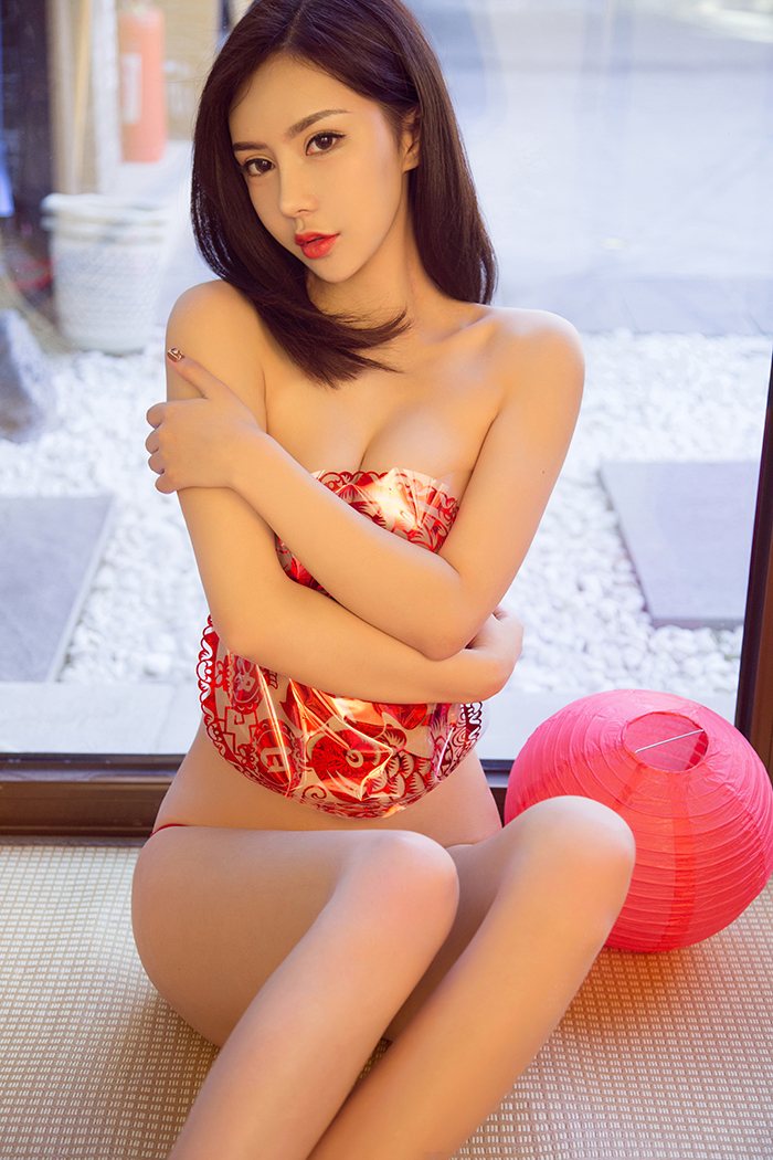 轻熟御姐曲线爆满丰乳肥臀贺新春美图照