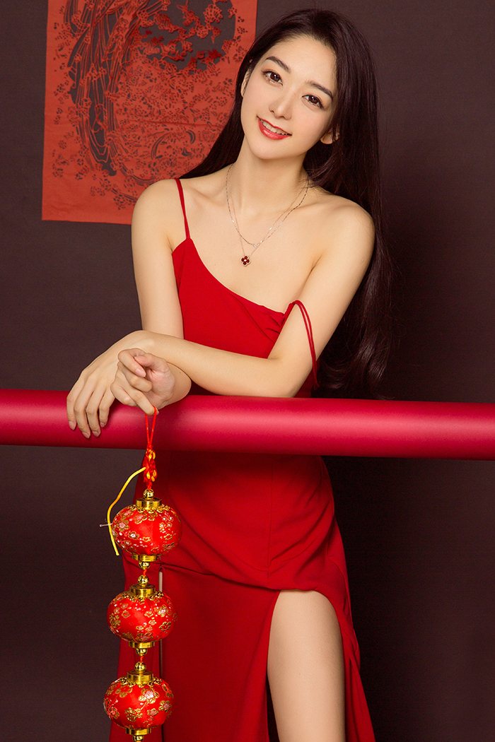 轻熟御姐曲线爆满丰乳肥臀贺新春美图照