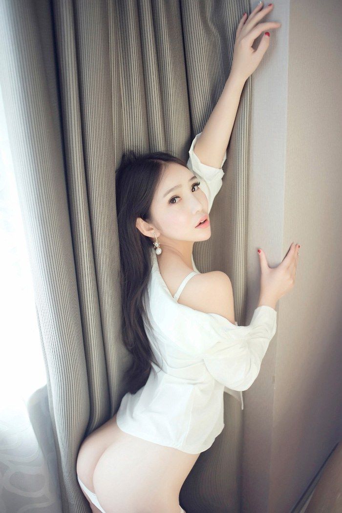 大胸妹艾弥丰乳肥臀写真集让人欲罢不能