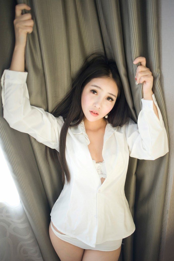 大胸妹艾弥丰乳肥臀写真集让人欲罢不能