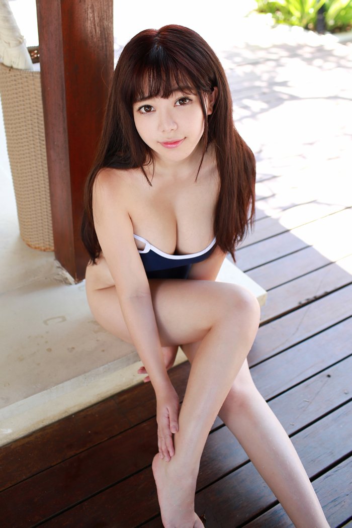 刘飞儿faye海南度假一双巨乳引爆眼球