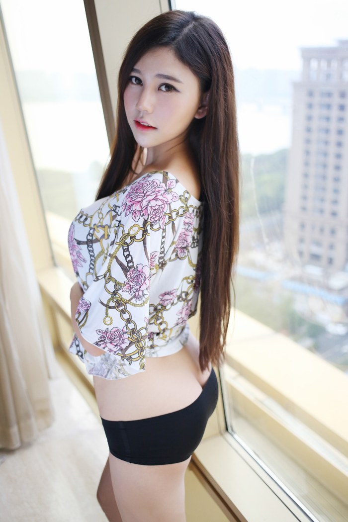 一代玉女楚楚圆润美乳白嫩肌肤迷人写真集