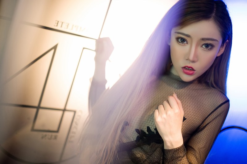 性感美女尤物萌汉药前凸后翘面容魅惑勾魂