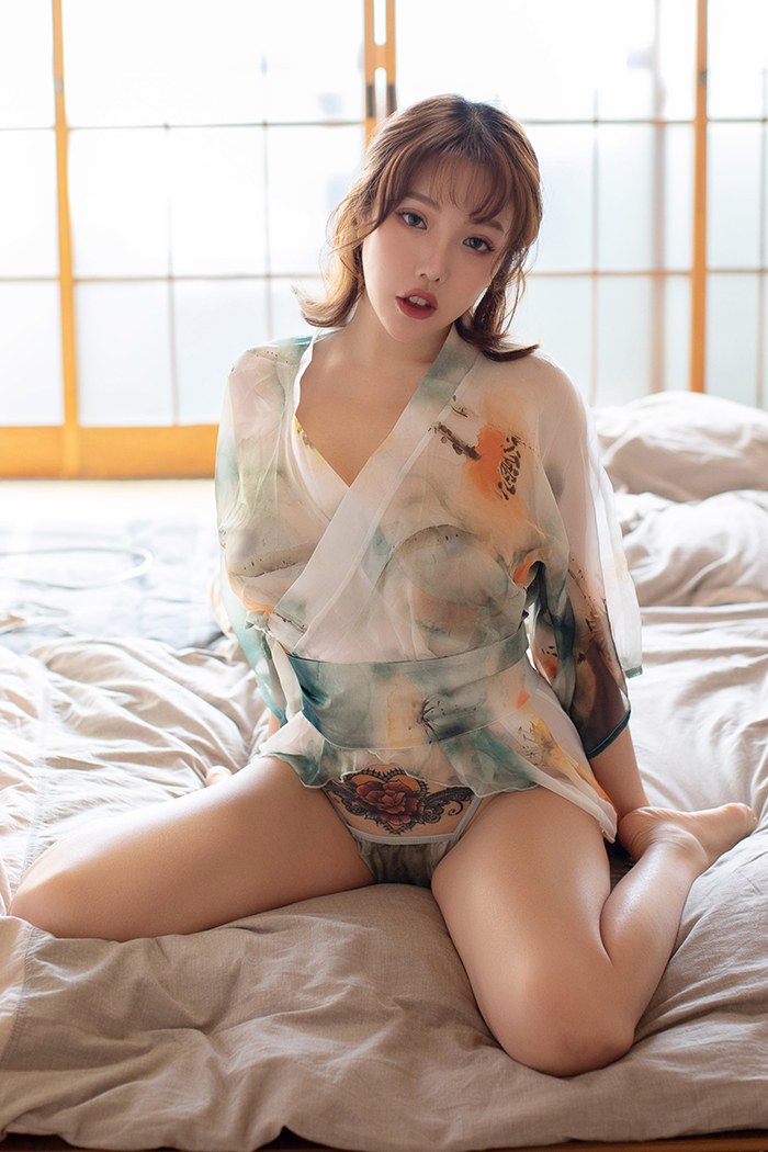 美女尤物黄乐然丰乳肥臀香艳诱人照