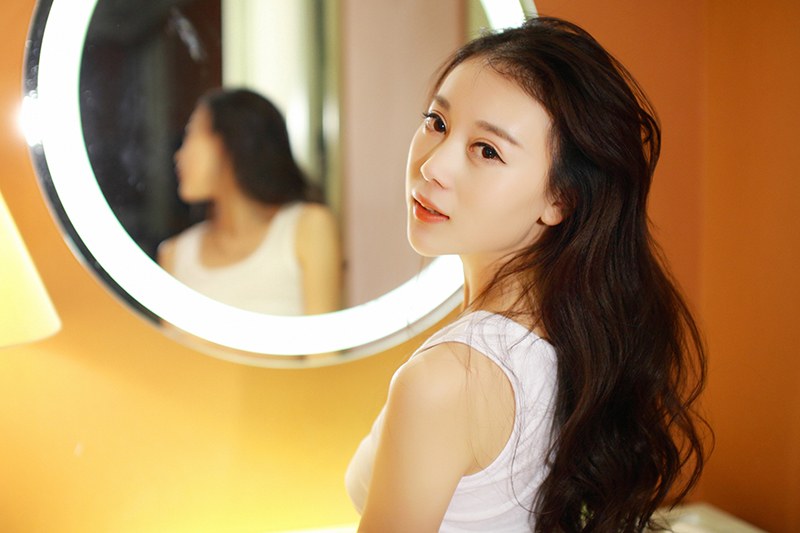 养眼骨感美人赵小米白皙肌肤含苞待放迷人照