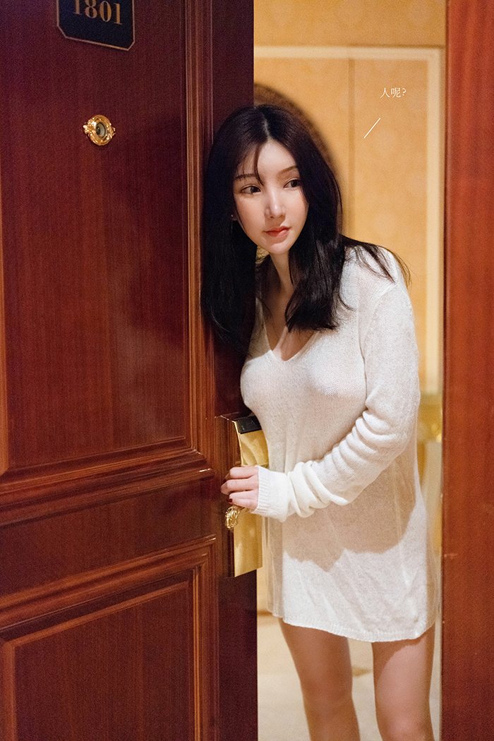 娇弱居家美人周于希独居被控制不敢反抗