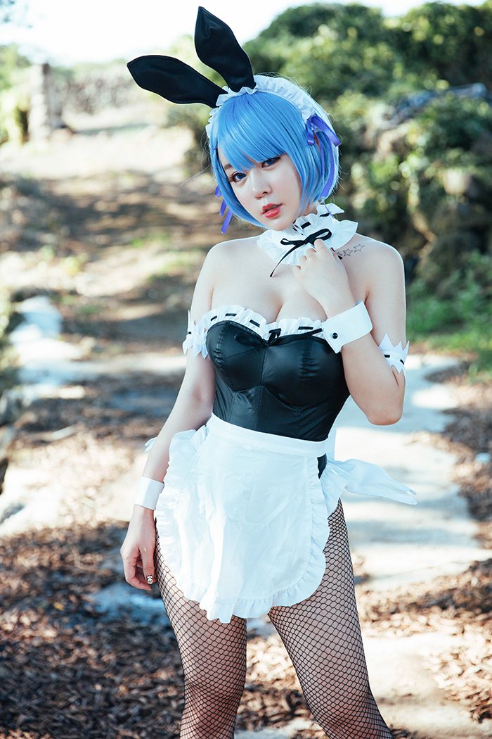 宅男女神王雨纯兔女郎装胴体惹火人体艺术照