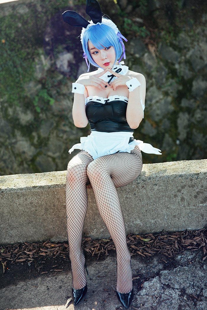 宅男女神王雨纯兔女郎装胴体惹火人体艺术照