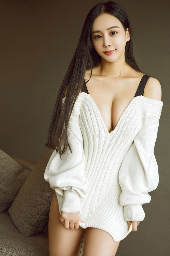 性感尤物孙晚桐高翘臀露半球私房照