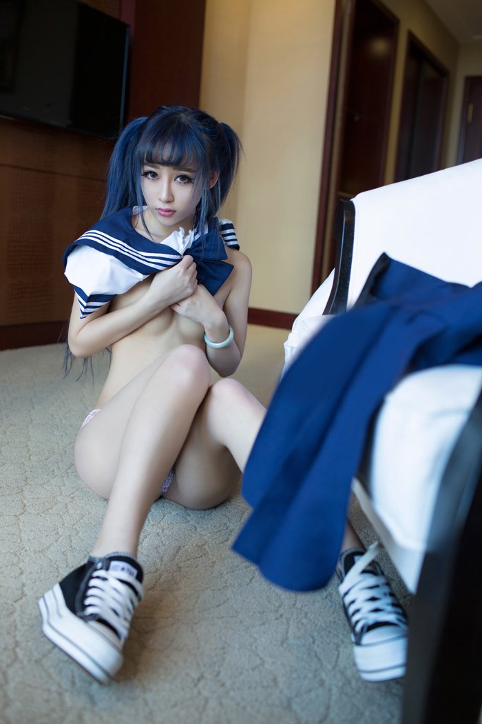 尤果萝莉小可爱水盈盈大眼时而清纯时而妩媚