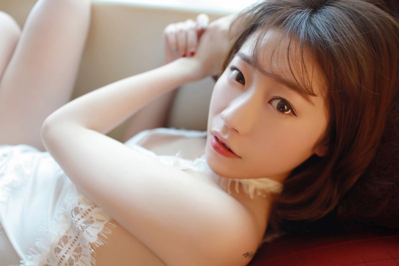 美媛馆陈思雨写真张腿翘臀姿势销魂