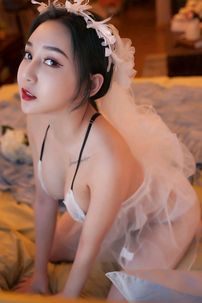 巨乳新娘姖尹魔鬼身材诱惑你嗷嗷叫