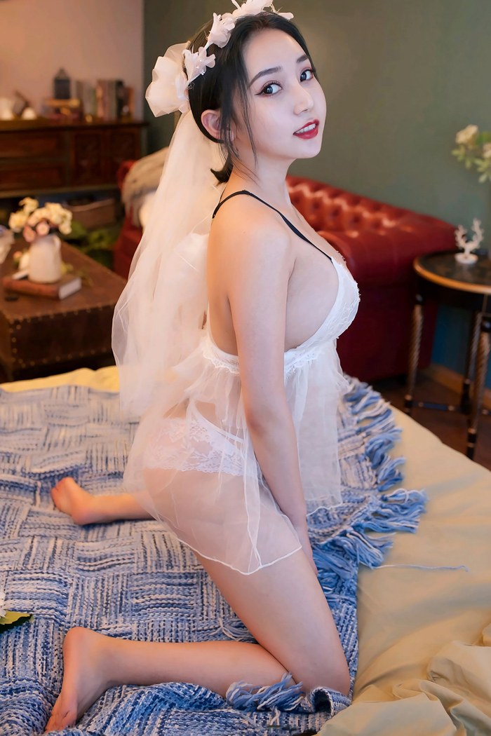 巨乳新娘姖尹魔鬼身材诱惑你嗷嗷叫