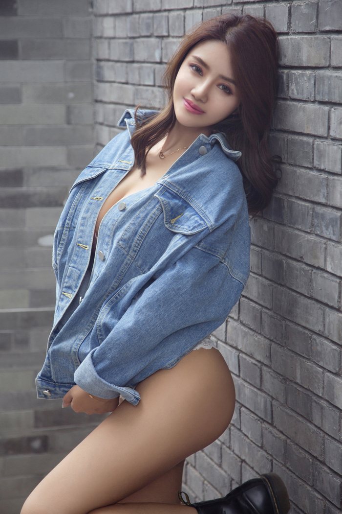 百变美女Gaia造型多变春光露无限