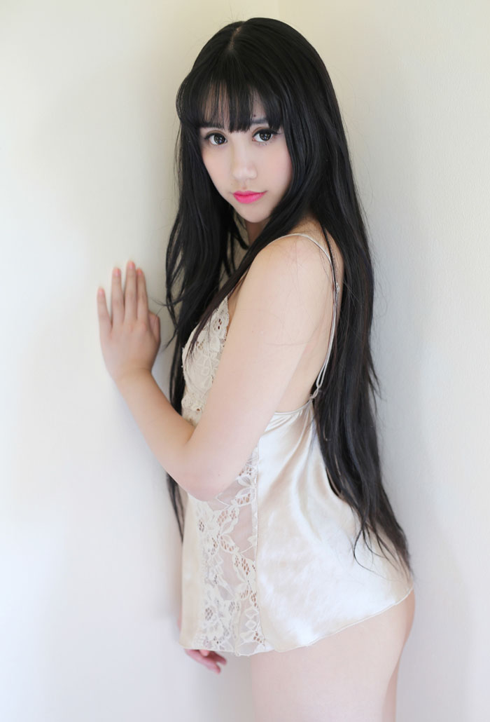 性感mm杨晓青儿光滑美背雪白美臀